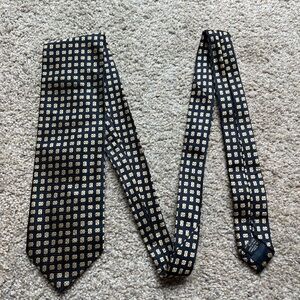 Giorgio Armani Black and Gold Patterned Silk Tie